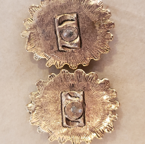 Vintage silhouette earrings - Picture 3 of 4